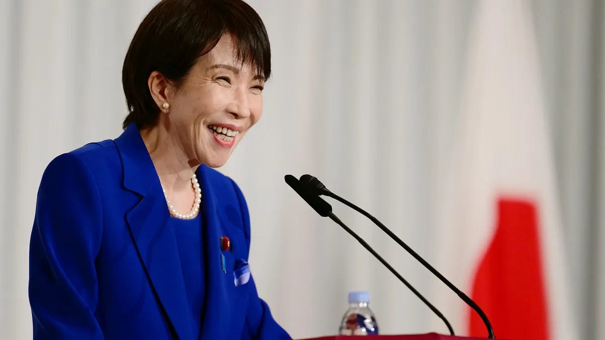 2025年10月4日,高市早苗在自民黨總裁選舉中勝出後舉行首場記者會。(美聯社) 2025年10月4日,高市早苗在自民黨總裁選舉中勝出後舉行首場記者會。(美聯社)