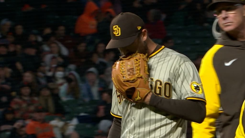 Adams exits with apparent injury | 04/12/2022 | San Diego Padres