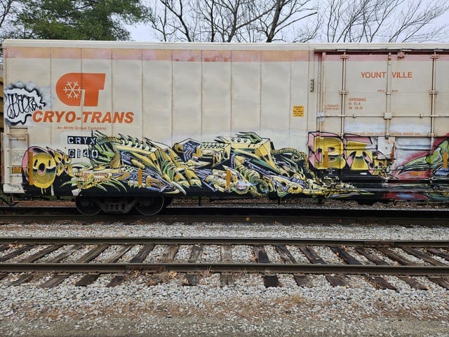 r/Graffiti - 6 YOUNT VILLE CRYX 6140 OPENING W 112-0 Hik CRYO-TRANS An MHW Group Company EQUIPPED WIth ALTERNATE DOOR SEAL HIGH IMPACT DETECTION SYSTEM LOSE AND LOCK DOOR BEFORE MOVING CAR CR 4S0 Lded| THIS CAK EXCESS HEIGHT IIMT- Wi 195001 91001