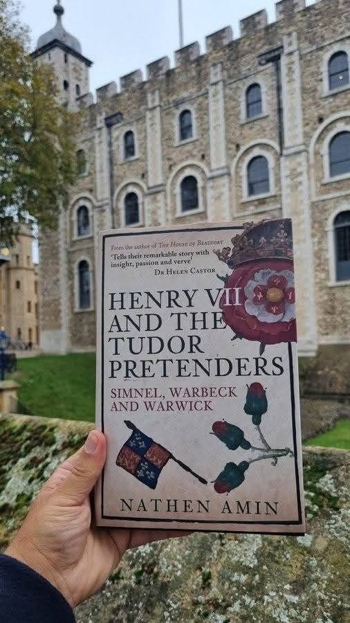 May be an image of castle and text that says "0 Freen he4 aisthor rлe HOUSEOF BEAWPORT Tells ables Tespesionandverve story with insight, passiona verve DxHELENCASTOR HELEN CASTOR HENRY VII AND THE TUDOR PRETENDERS SIMNEL, WARBECK AND WARWICK NATHEN NATHENAMIN AMIN"