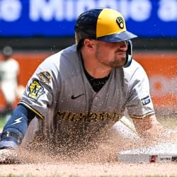 'Pretty complete' offensive dominance helps Brewers secure series sweep 'Pretty complete' offensive dominance helps Brewers secure series sweep