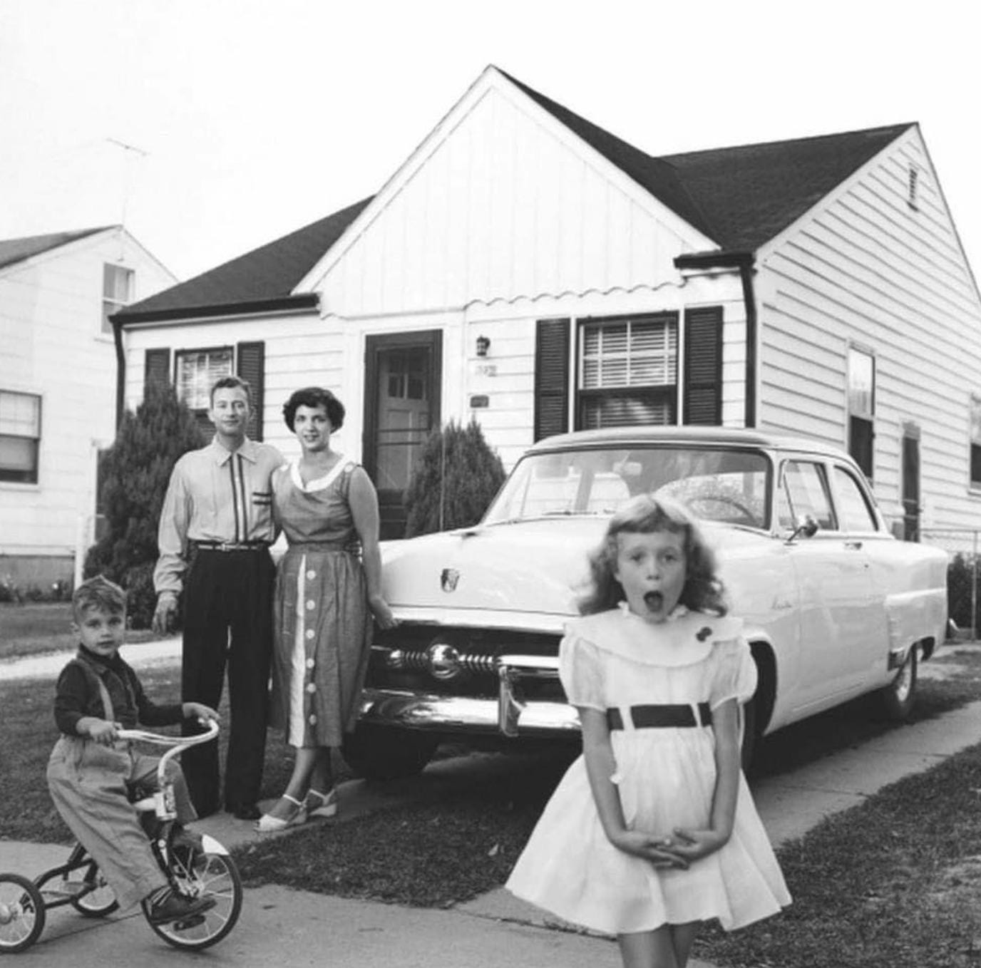 Behind-the-Scenes Photos Highlighting a Candid 1950s | eBaum's World