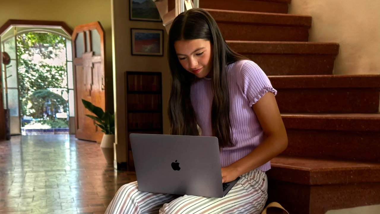 Walmart's MacBook Air deal drops Apple's laptop to just $599