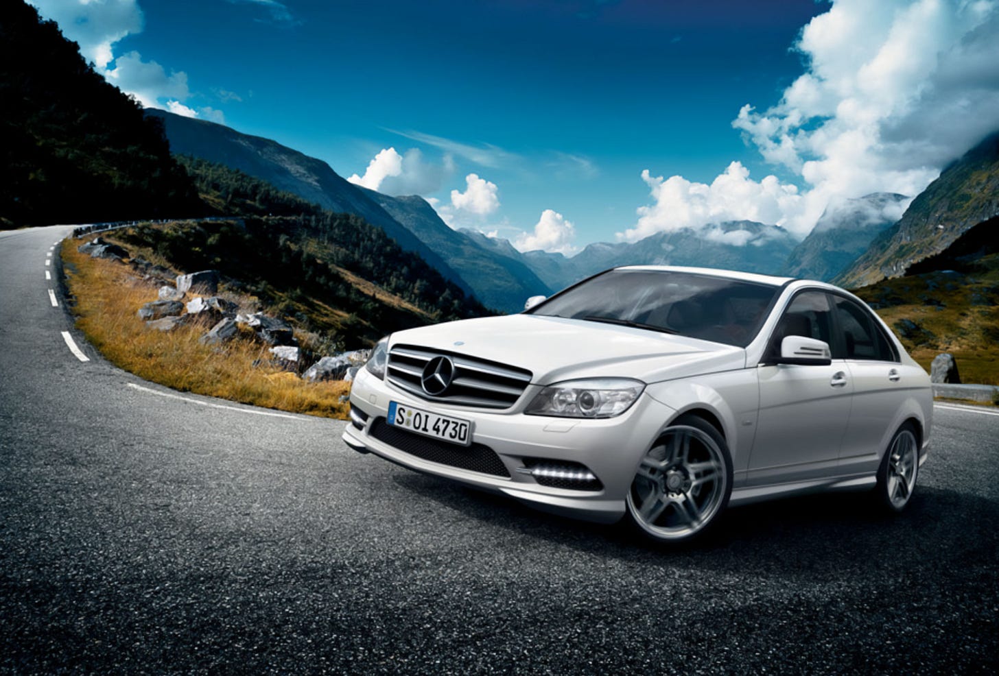 Mercedes W204 C-Class 2009 brochure Mercedes W204 C-Class 2009 brochure