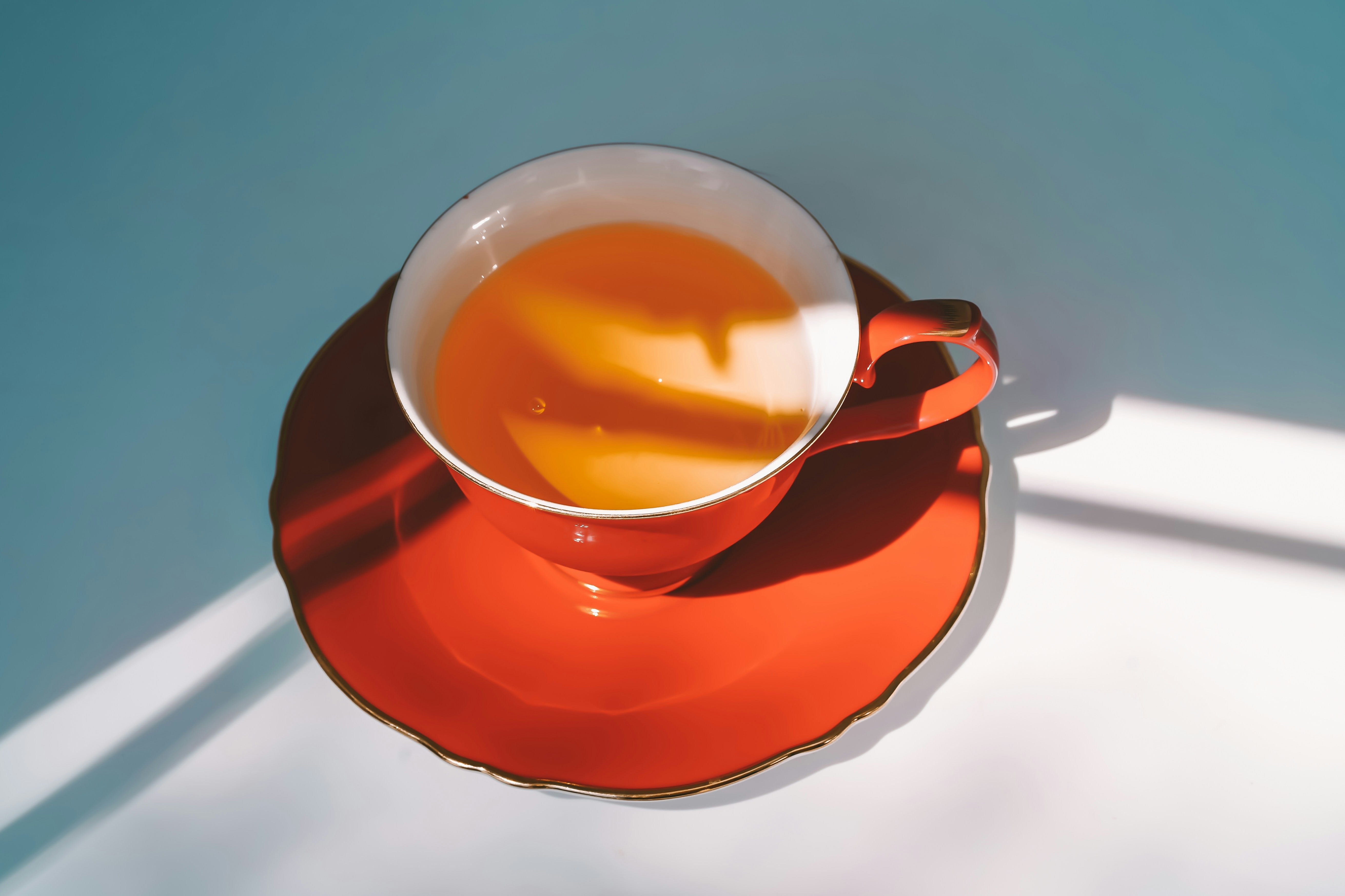 💡 sunday tea: anti-reading hysteria + stuff for people who read :)