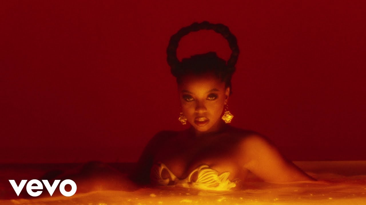 Chlƶe - Treat Me (Official Video) - YouTube Chlƶe - Treat Me (Official Video) - YouTube