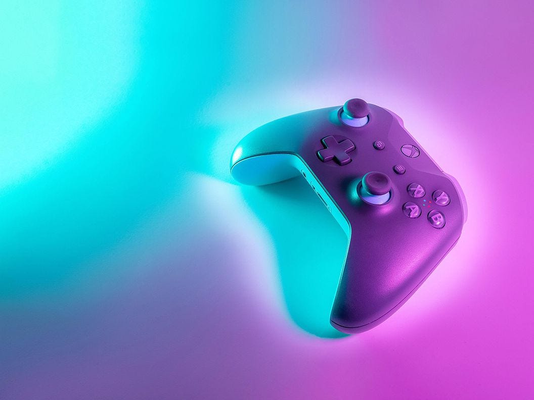 CDCROP: Video game controller. (Martínez/Unsplash)