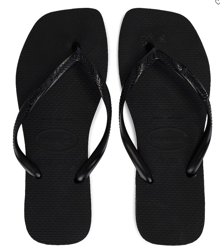the viral thongs with the square toe from the australian brand havaianas in black and white perfect for summer and europe