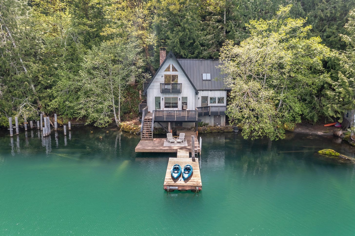 Blue Haven | Luxury Lake Sutherland Cabin | Enchanted Havens Blue Haven | Luxury Lake Sutherland Cabin | Enchanted Havens