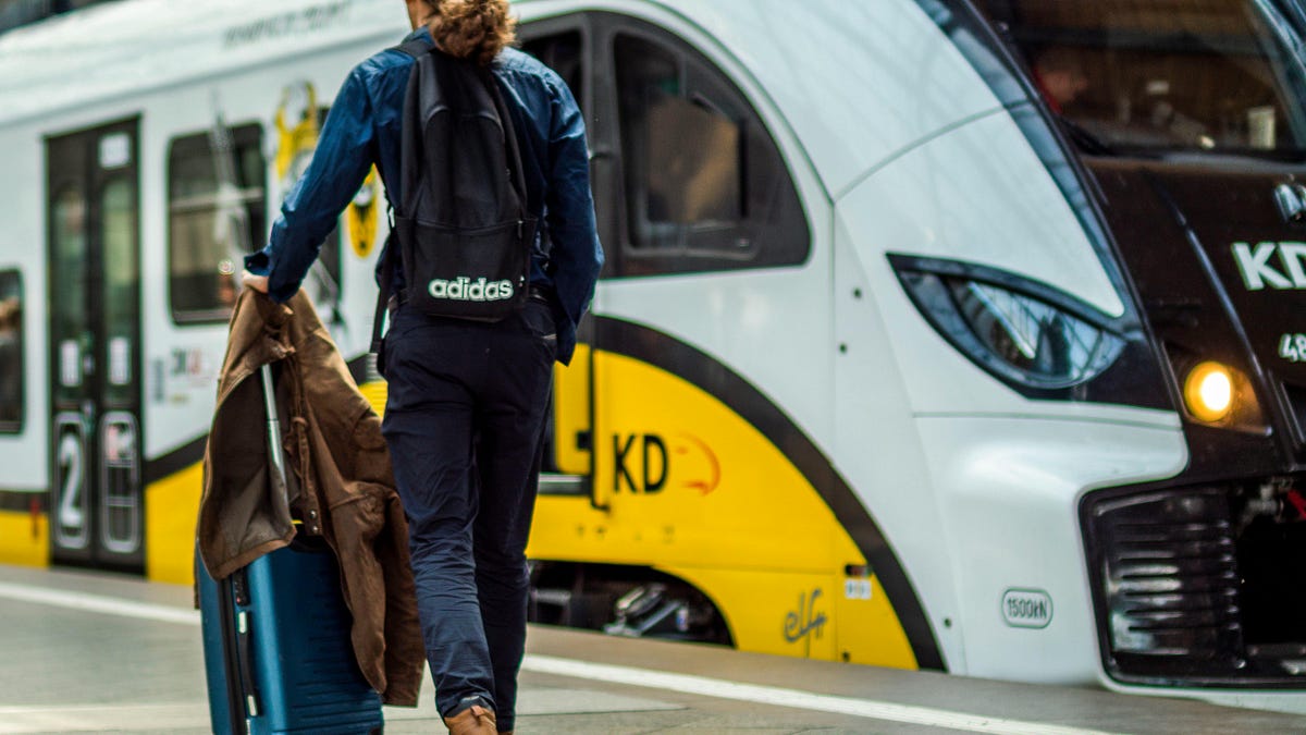 Be a Traveler, Not a Tourist: Where Happiness Actually Lives