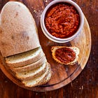 La salsa rossa all'alloro per l'aperitivo