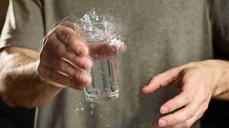 hand tremors nutrient deficiency