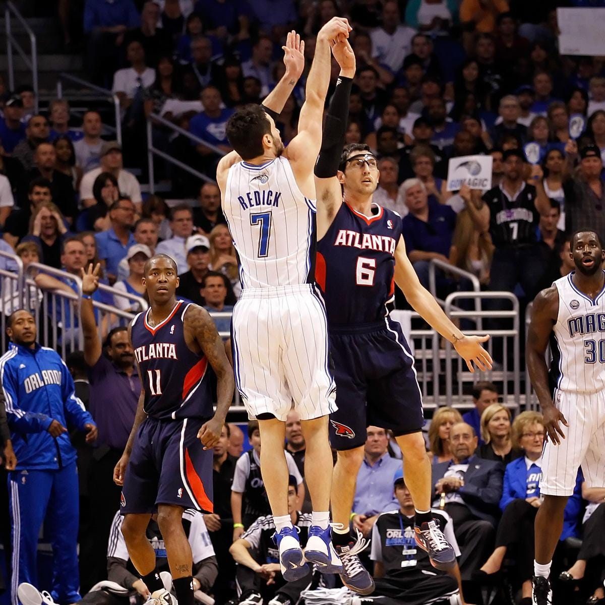https://img.bleacherreport.net/img/images/photos/002/156/253/hi-res-113197655_crop_exact.jpg?w=1200&h=1200&q=75
