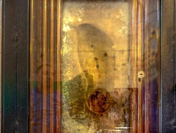 The footprints of the Prophet Mohammad is a selection of artifacts that can be visited across the Islamic world. The footprints of the Prophet Mohammad is a selection of artifacts that can be visited across the Islamic world.