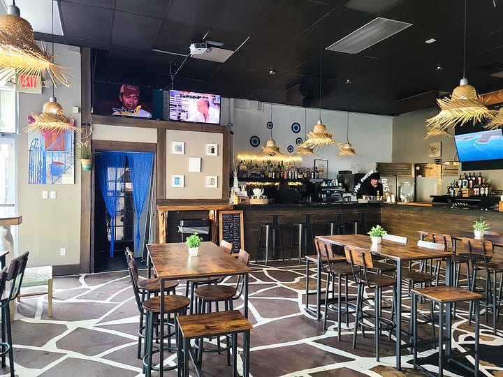 MOCCO BISTRO interior front counter