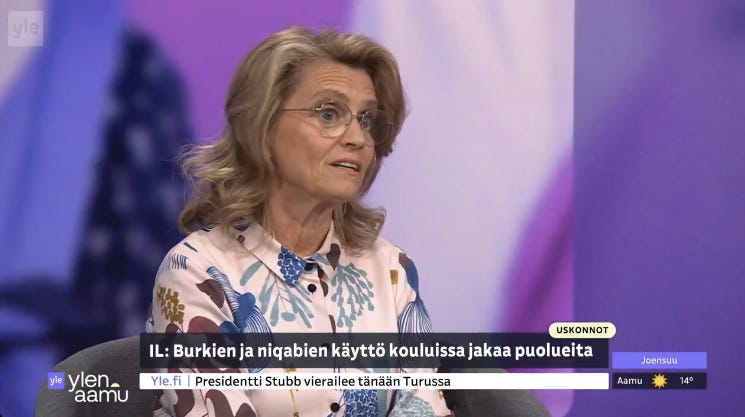 On olemassa kahdenlaisia puolueita. Niitä, jotka ymmärtävät universaalit, maalliset ihmisoikeudet ja kunnioittavat naisten oikeuksia riippumatta ihonväristä, uskonnosta tai alkuperästä. Ja sitten niitä, jotka haluavat auttaa islamistisia liittolaisiaan punavihernatsi-ideologiansa mukaisesti seksiorjuuttamaan ja alistamaan tummempia tyttöjä Suomessa — pakottaen heidät muslimimiehille nyrkin ja hellan väliin 700-luvun vaimoiksi alaikäisinä moskeijoissa. Unohtamatta "kulttuuririkasta" matkaa Somalian "mummolaan", mistä palataan usein ilman klitorista. On olemassa kahdenlaisia puolueita. Niitä, jotka ymmärtävät universaalit, maalliset ihmisoikeudet ja kunnioittavat naisten oikeuksia riippumatta ihonväristä, uskonnosta tai alkuperästä. Ja sitten niitä, jotka haluavat auttaa islamistisia liittolaisiaan punavihernatsi-ideologiansa mukaisesti seksiorjuuttamaan ja alistamaan tummempia tyttöjä Suomessa — pakottaen heidät muslimimiehille nyrkin ja hellan väliin 700-luvun vaimoiksi alaikäisinä moskeijoissa. Unohtamatta "kulttuuririkasta" matkaa Somalian "mummolaan", mistä palataan usein ilman klitorista.