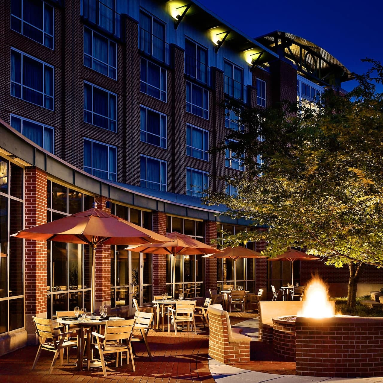 The Chattanoogan Hotel, Curio Collection by Hilton