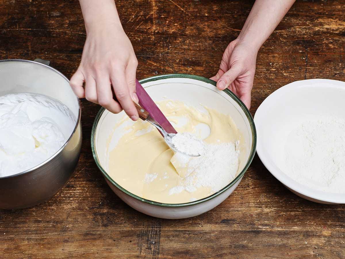 Adding Flour to Egg Yolks