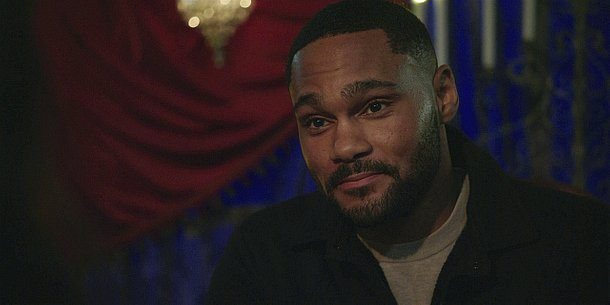 Trey talking to Cassie in palm readers table on Walker. Trey talking to Cassie in palm readers table on Walker.