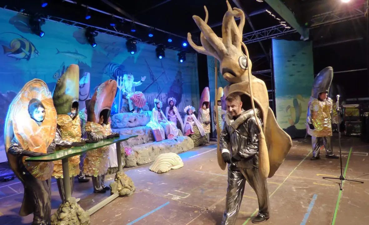 Juicio en el fondo del mar y entierro del besugo 2025 del carnaval de  Santoña