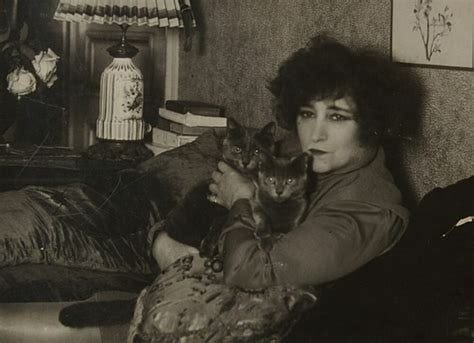 Le Grand Palais éphémère accueille une exposition sur Colette ...