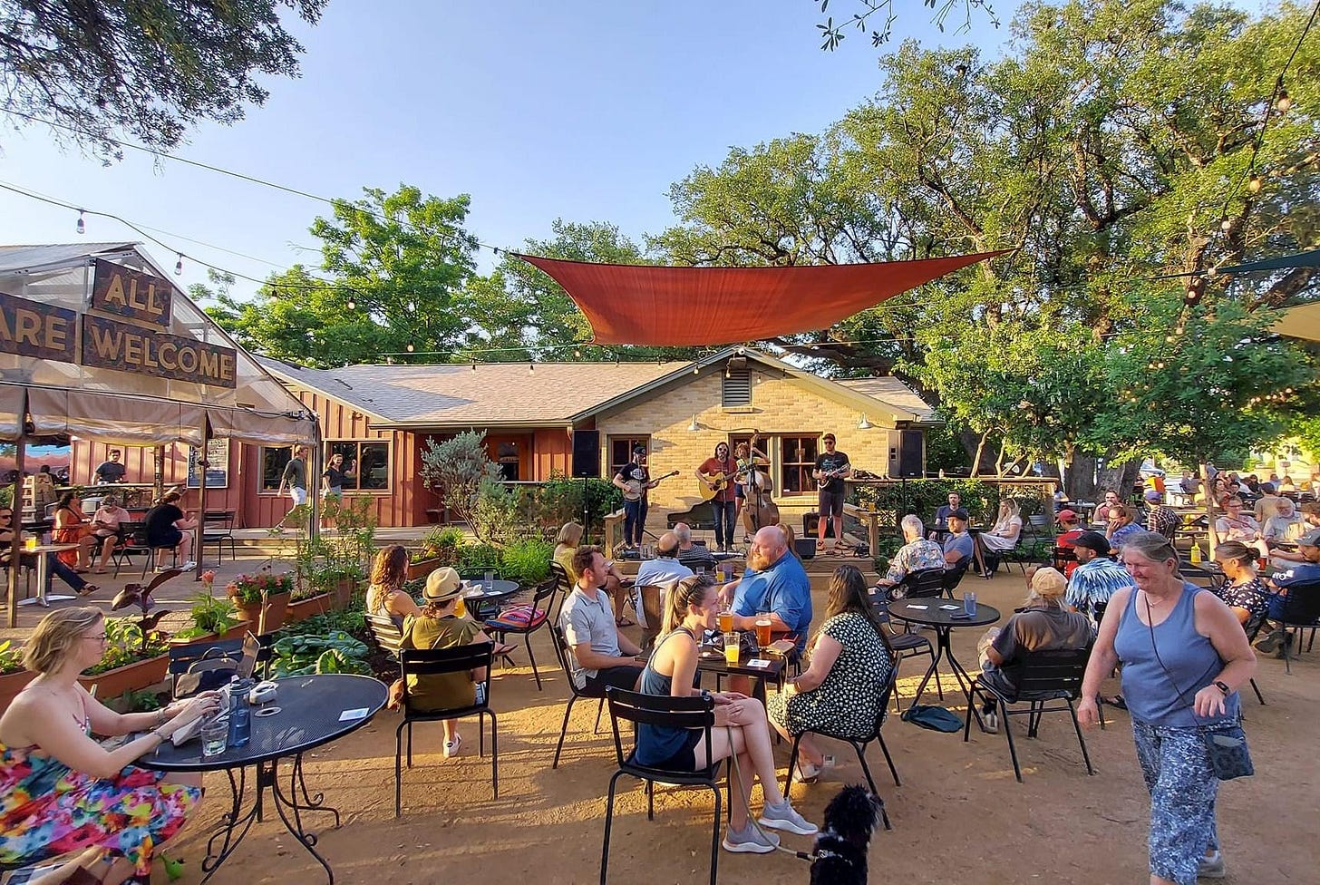 Austin Bar and Cafe Radio Coffee & Beer Is Opening in Southeast Austin | Eater Austin Austin Bar and Cafe Radio Coffee & Beer Is Opening in Southeast Austin | Eater Austin