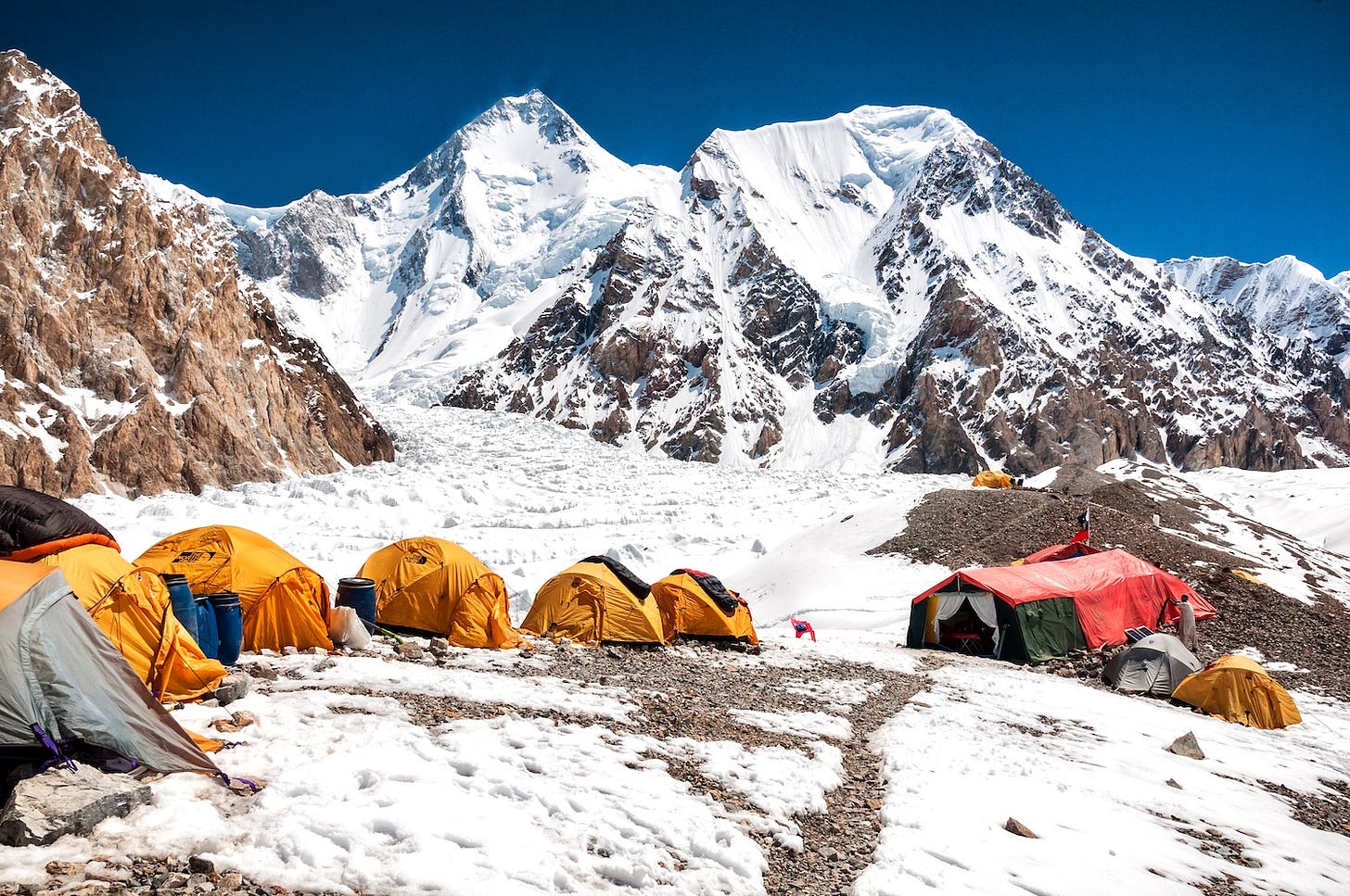 Image: Pakistan, Gasherbrum I and II Base Camp, July 2015; by Piotr Snigorski / shutterstock.com