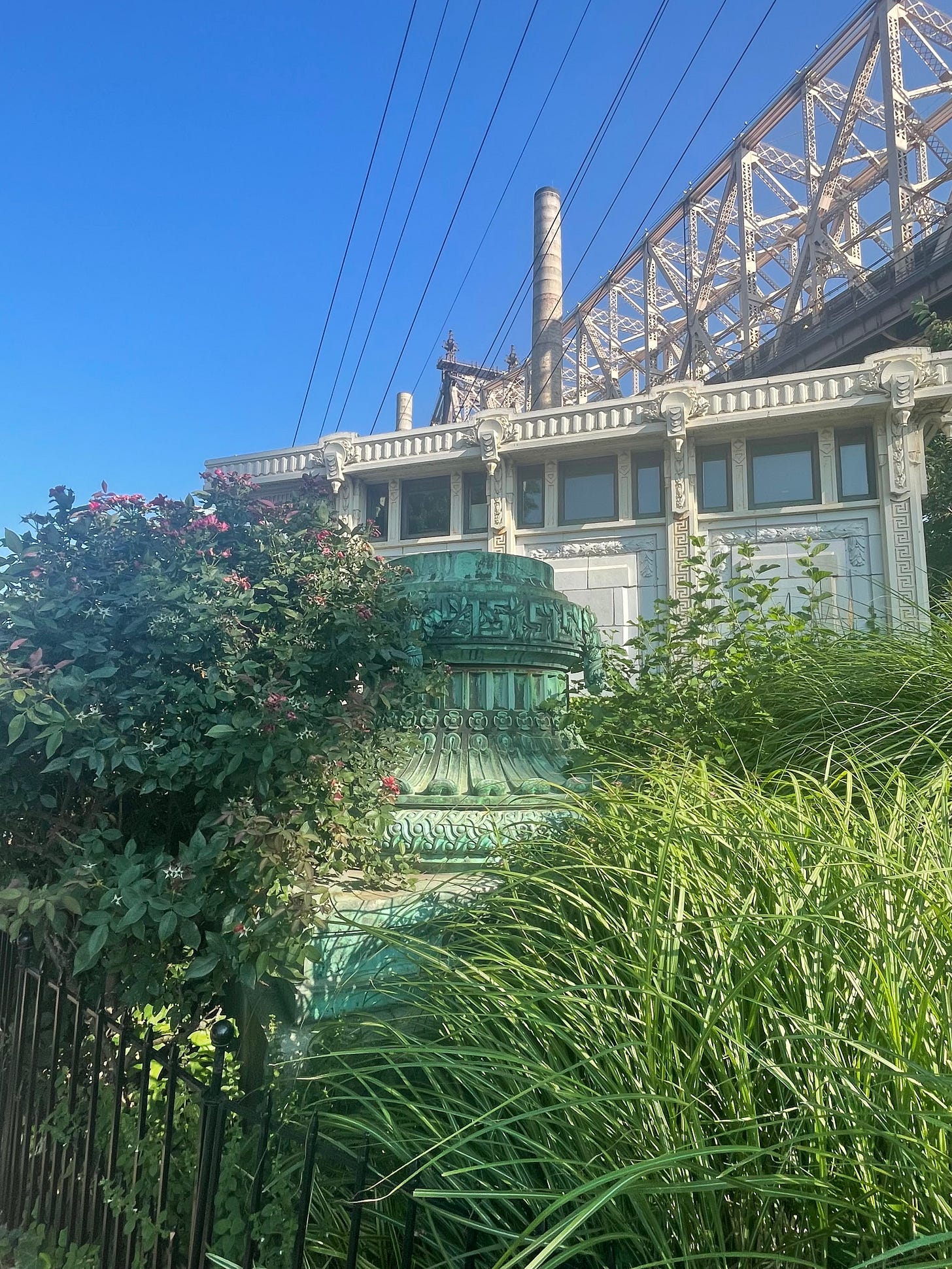 Lamppost base roosevelt island