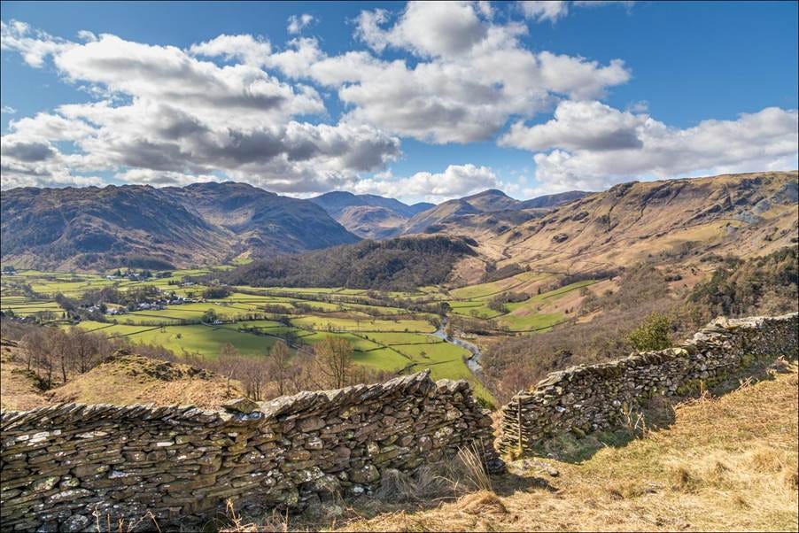 A stone wall in a valley

AI-generated content may be incorrect.