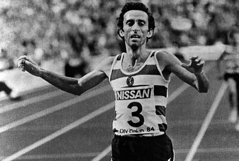 Pode ser uma imagem de texto que diz "NISSAN 3 DN DNGalan84 GAlan 3.. 84"