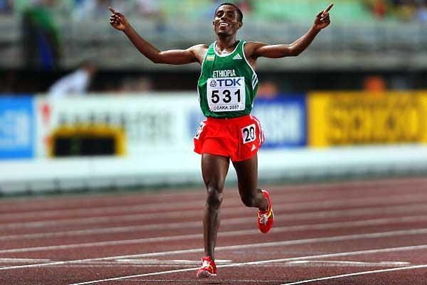 Kenissa Bekele's 10,000m world record (26'17"53), Bruxelles 2005 2/2
