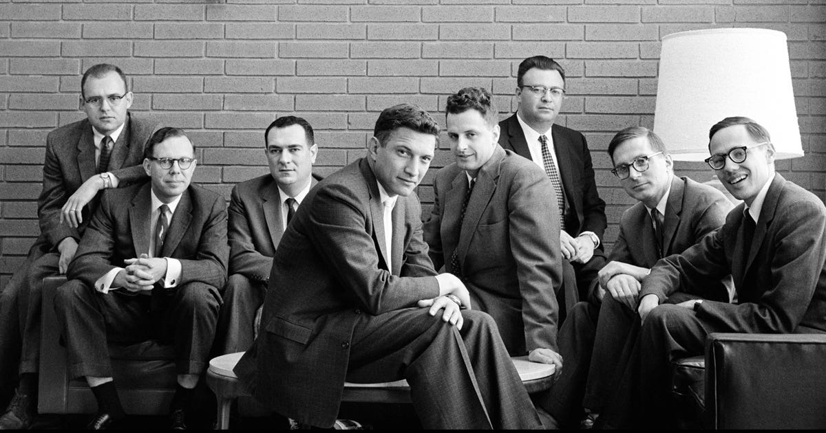 研發了電晶體、培養了「八叛逆」！廢物天才矽谷之父傳奇的一生| T客邦