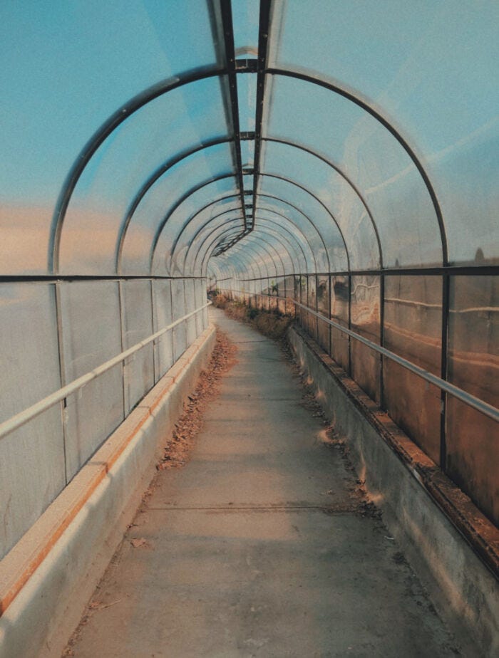 30 Photos Of "Liminal Spaces" That Might Make You Feel A Little Uneasy ...