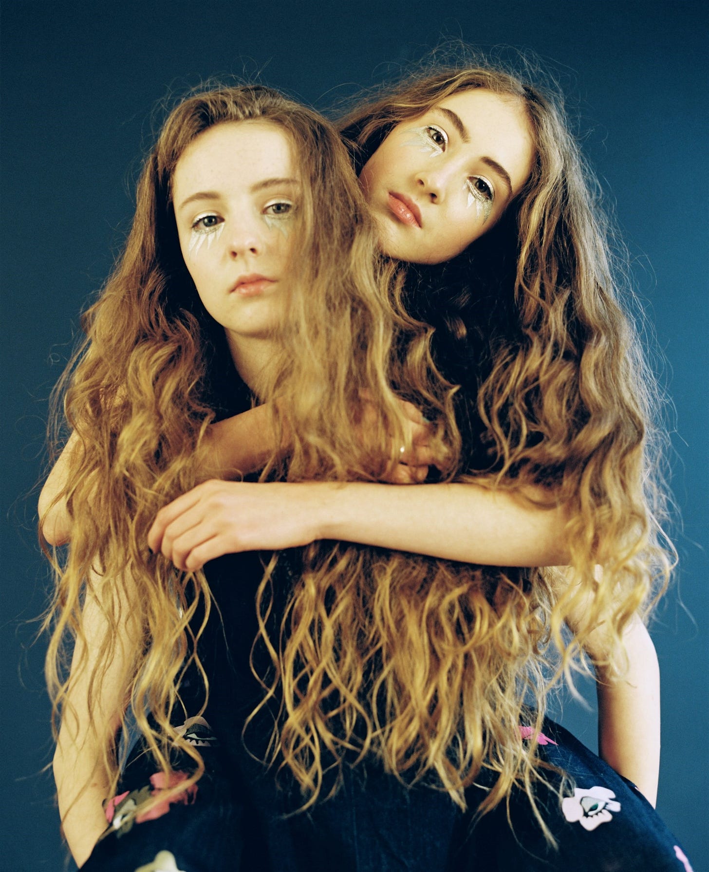 Meet the teenage witch duo making beguiling pop | Dazed