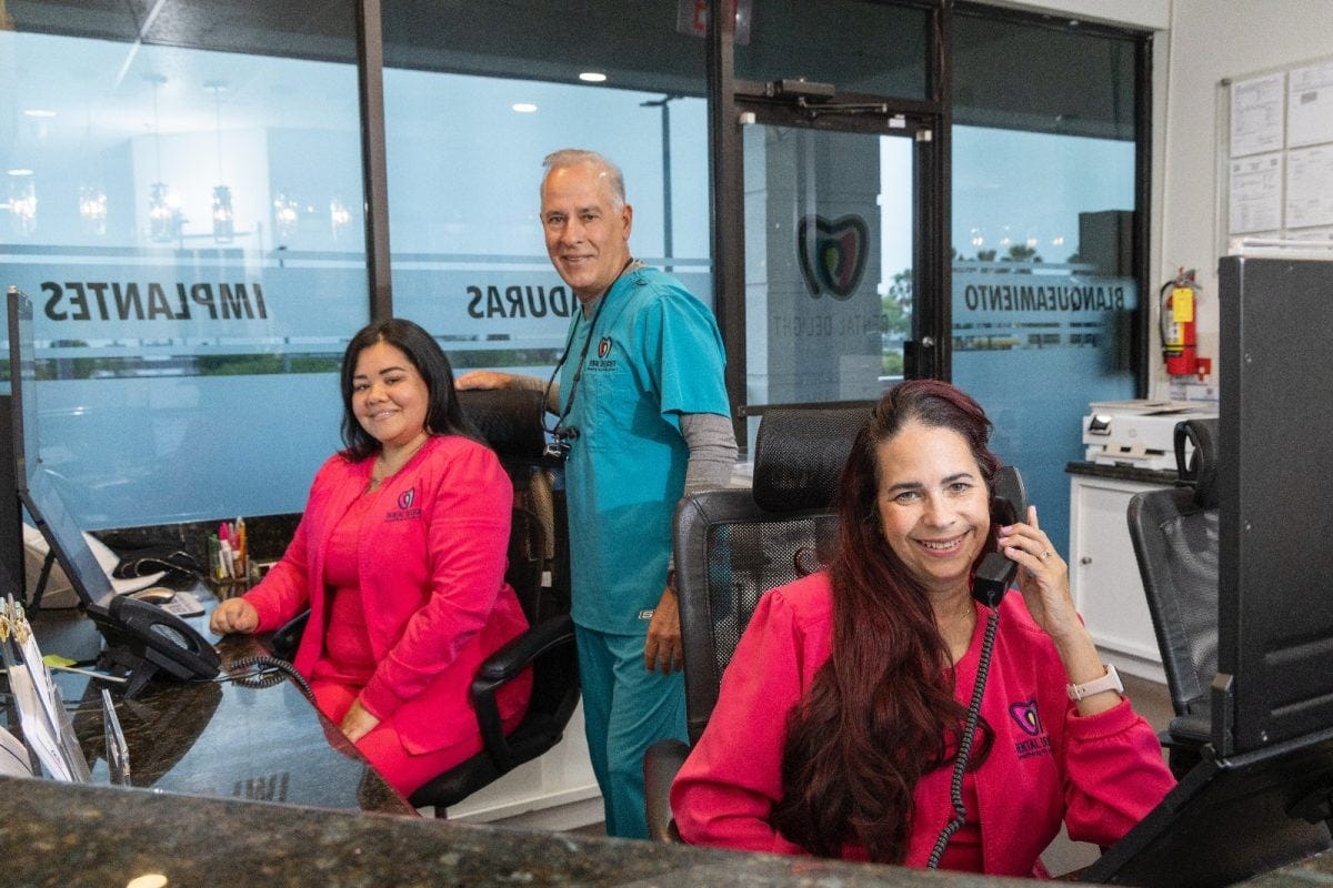 Una familia que cuida a otras familias: la dedicación de Dental Delight en Hialeah