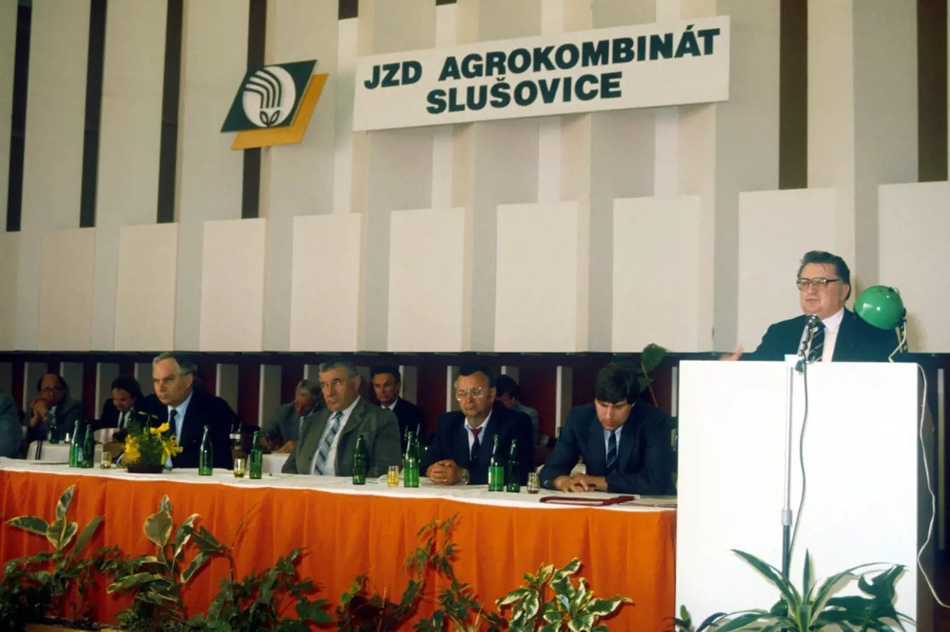 JZD Agrokombinát Slušovice patřil k nejproduktivnějším zemědělským podnikům v ČSSR JZD Agrokombinát Slušovice patřil k nejproduktivnějším zemědělským podnikům v ČSSR