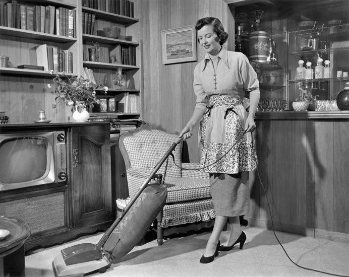 I Lived Like a 1950s Housewife for a Day - Starlight and Saucepans