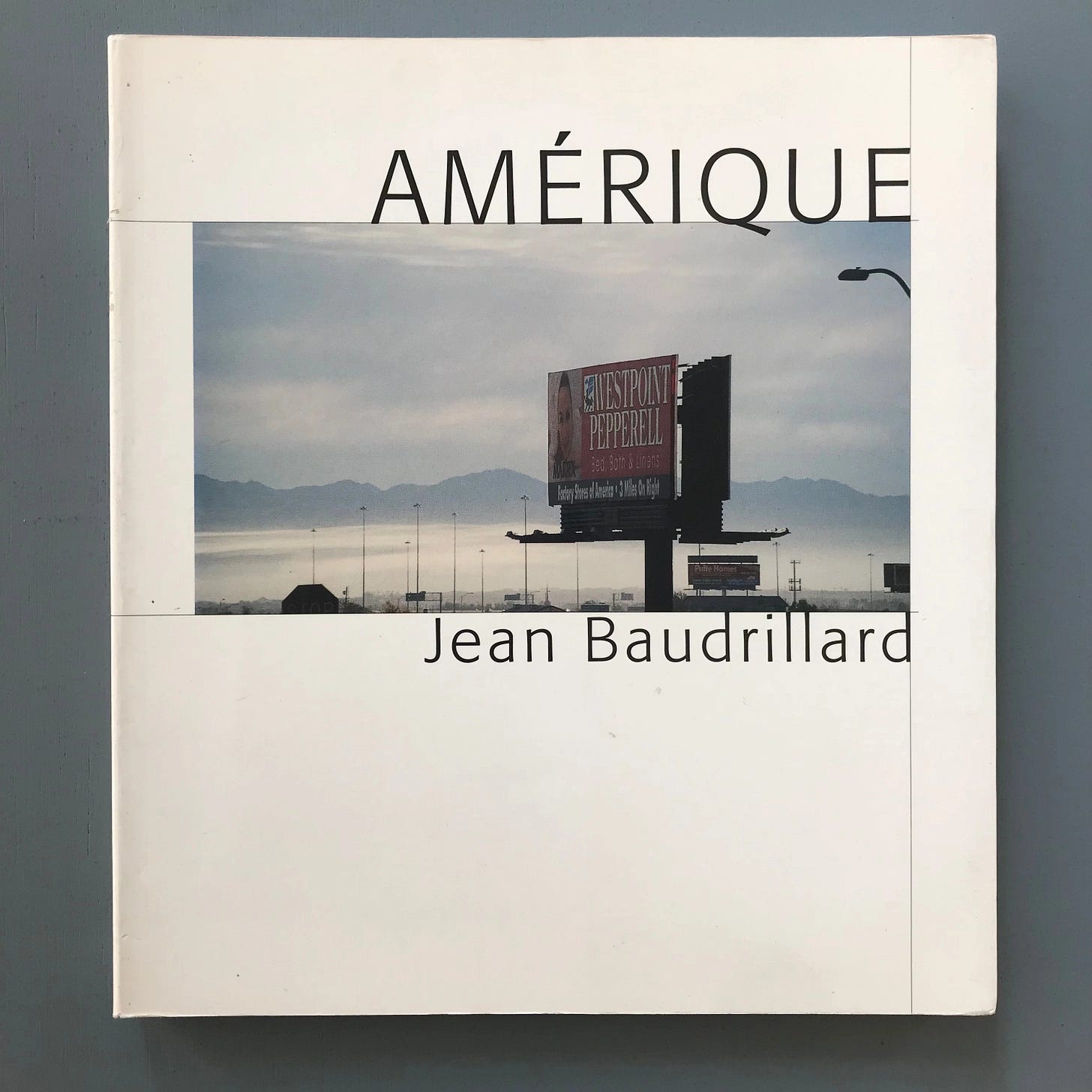 Jean Baudrillard - Amérique -Descartes & cie 2000 - Saint-Martin Bookshop Jean Baudrillard - Amérique -Descartes & cie 2000 - Saint-Martin Bookshop