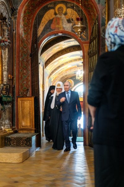 Την Αγία Τριάδα του Ρουμπλιόφ προσκύνησε ο Πούτιν