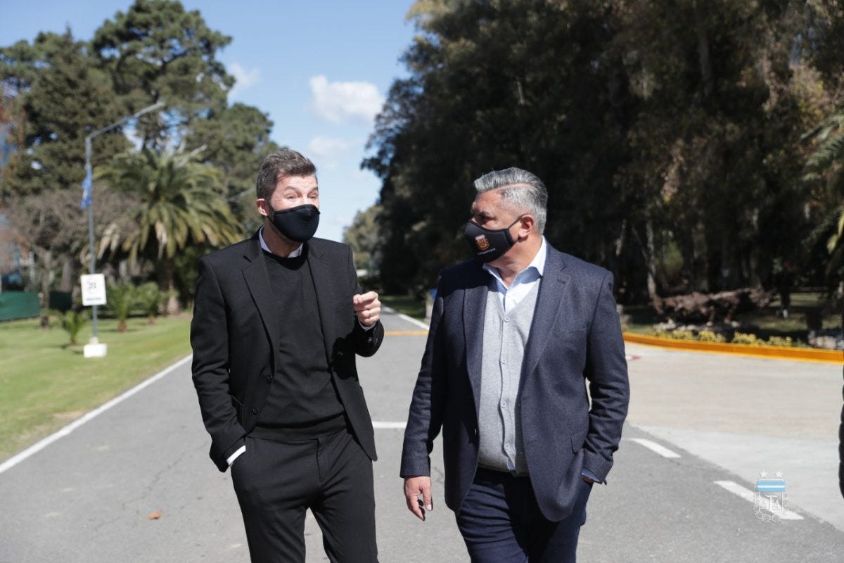 Marcelo Tinelli y Claudio Tapia, presentes en Ezeiza | San Lorenzo de  Almagro