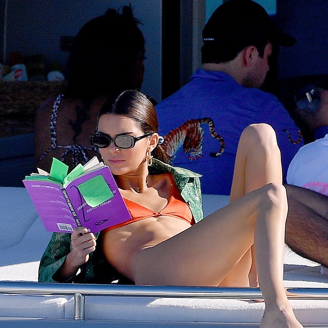 Lit Girl Summer: Everything to Know About the Trend