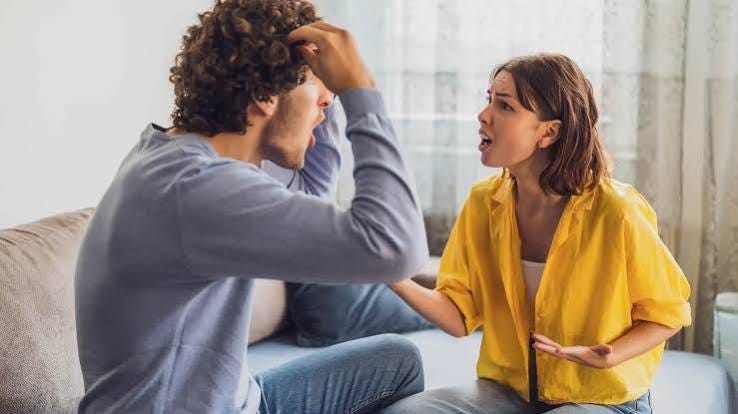 7 Things Emotionally Unavailable Men Do On A Regular Basis, According To Psychology | Mitzi Bockmann | YourTango