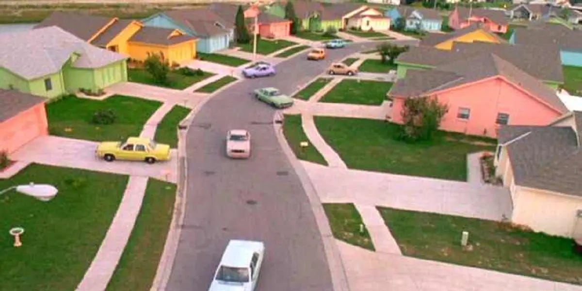 Edward-Scissorhands-Neighborhood-Cropped.jpg (1200×600)