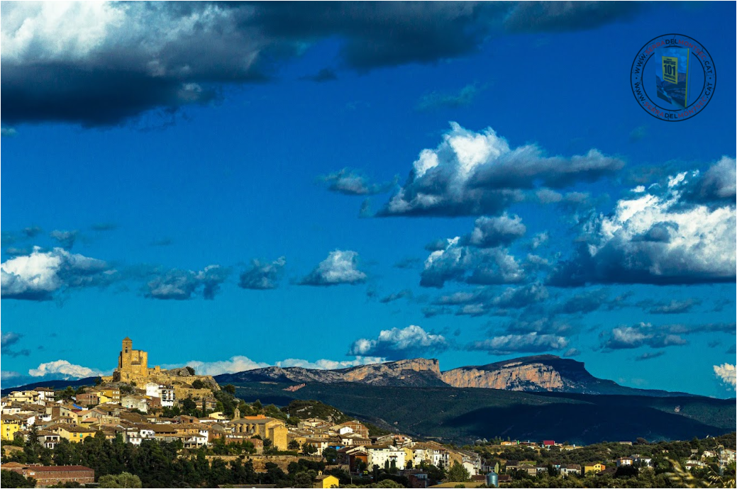 Vila de Benavarri, capital històrica de la Ribagorça. Al fons el Montsec de l’Estall i el Montsec d’Ares. Benavarri, Ribagorça d’Osca. Aragó.
