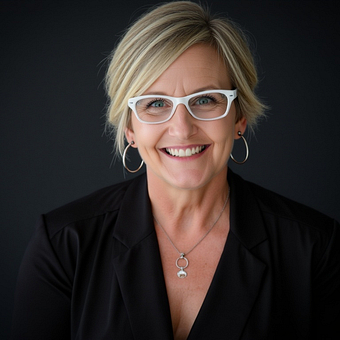 The Idea Lab with Suzanne Taylor-King Substack logo