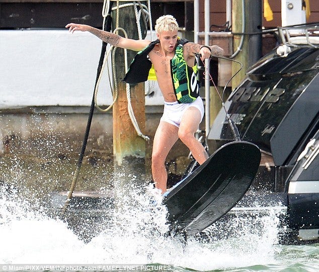 Lisa Vanderpump back for more 'RHOBH' and Justin Bieber wet undies contest 2016 gossip Lisa Vanderpump back for more 'RHOBH' and Justin Bieber wet undies contest 2016 gossip