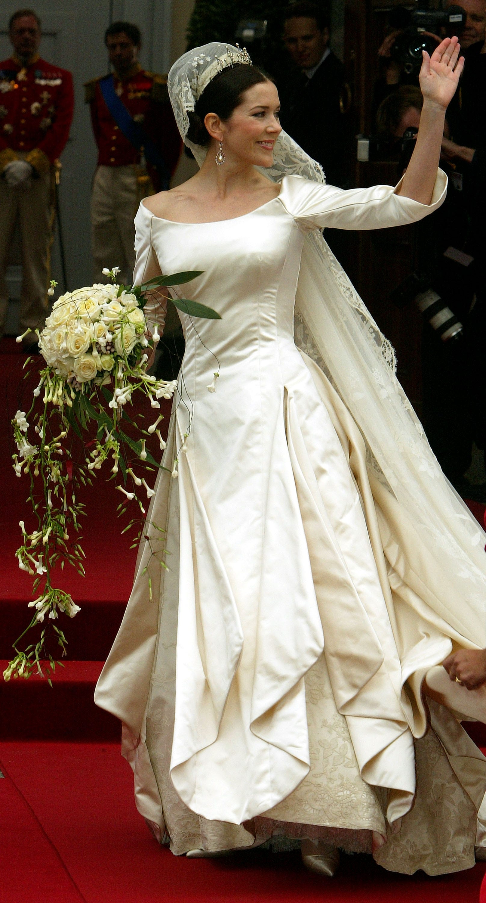 knee length dresses for ladies Mary A-line Deep V-neck Ivory Peach Wedding dress main image 1