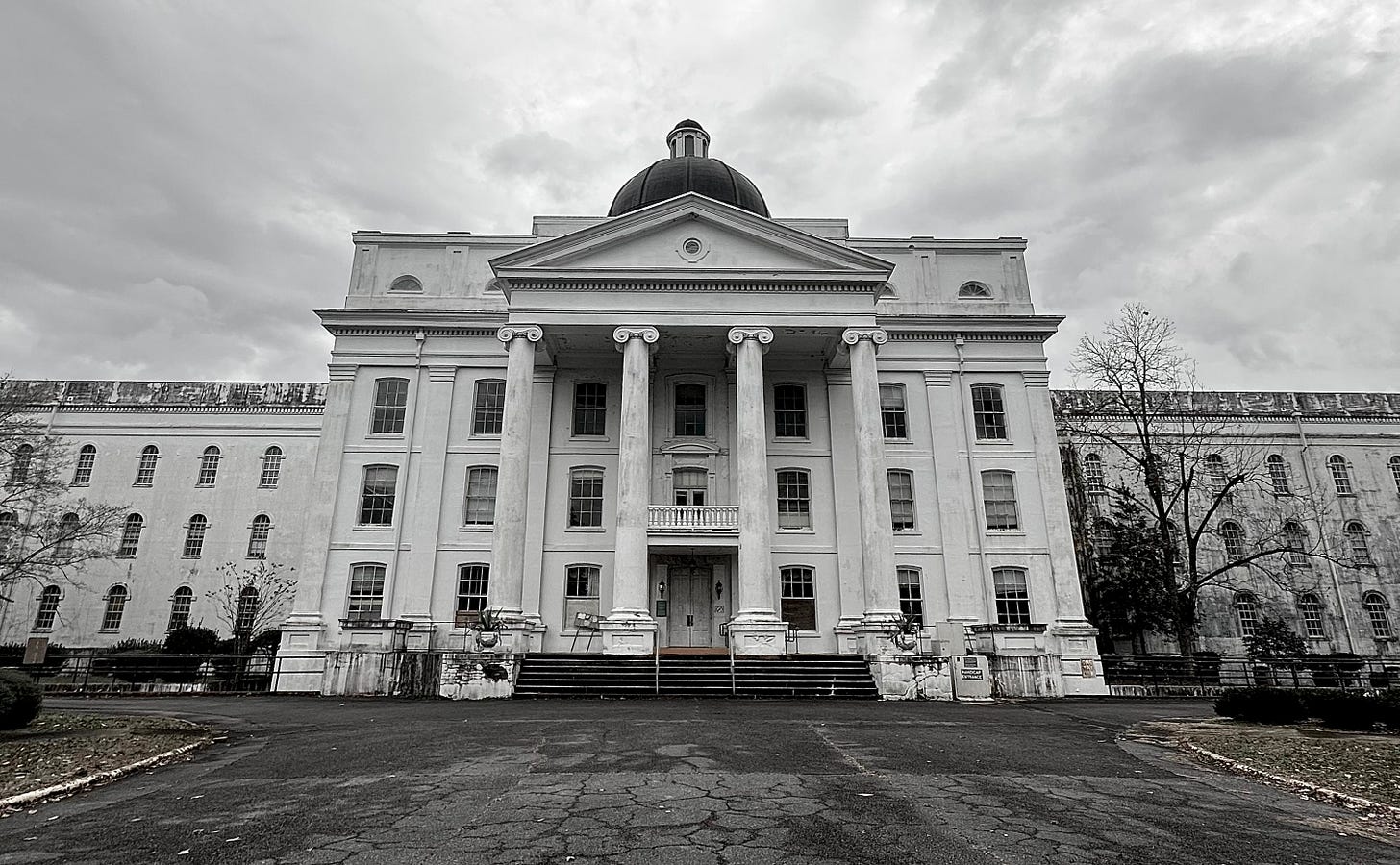 Central State Hospital’s Main Administration Building (Powell Building) Central State Hospital’s Main Administration Building (Powell Building)