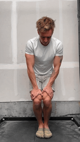 Brian demonstrates knee circles. Brian demonstrates knee circles.
