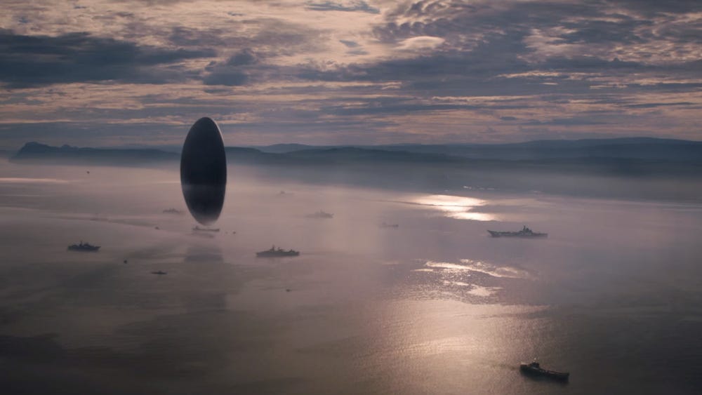 Arrival Movie Review (2016) | Denis Villeneuve Helms a Masterpiece